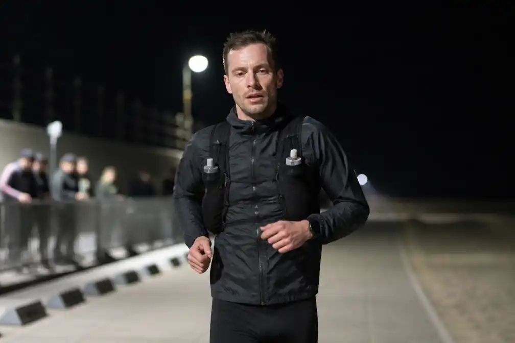 Sam Bracke uit Diksmuide wint Last Man Standing-ultraloop op Terschelling