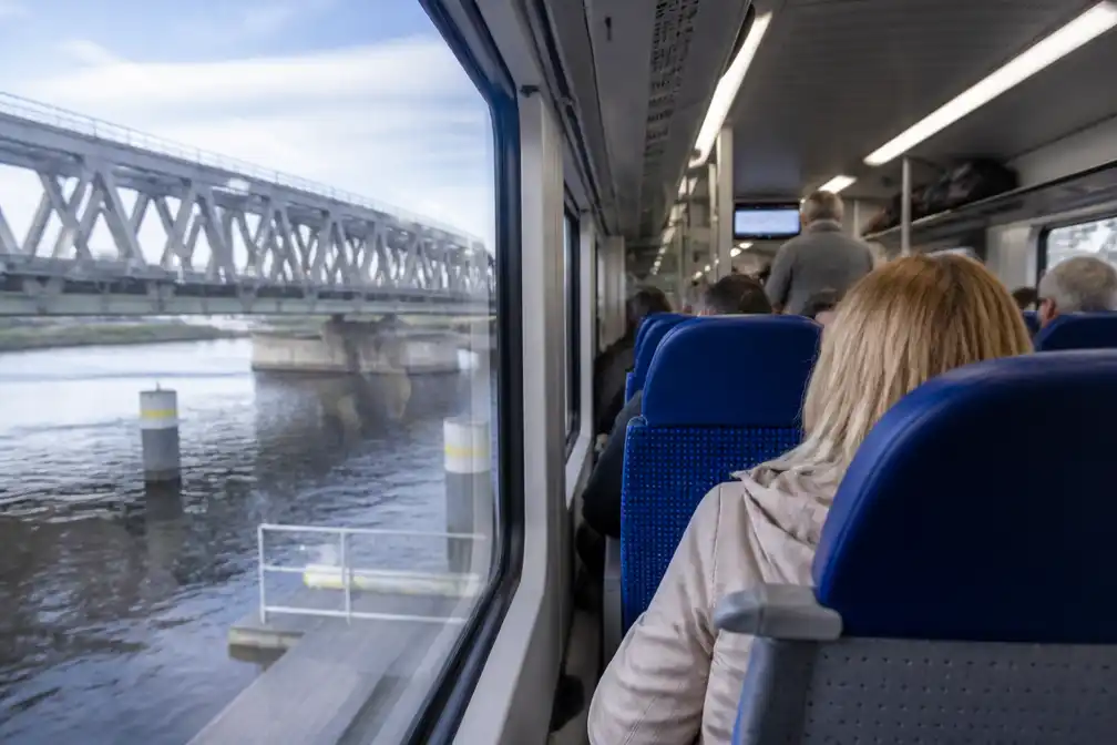 Trein tussen Groningen en Leer rijdt weer na bijna elf jaar