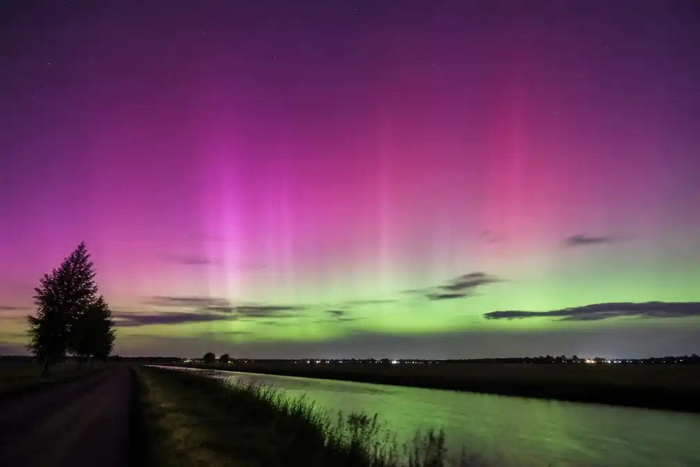Noorderlicht gefotografeerd in Vlaanderen, meer kans door poollichtseizoen