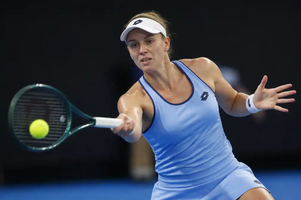 Mertens stunt tegen reekshoofd Gauff en bereikt kwartfinales in Peking