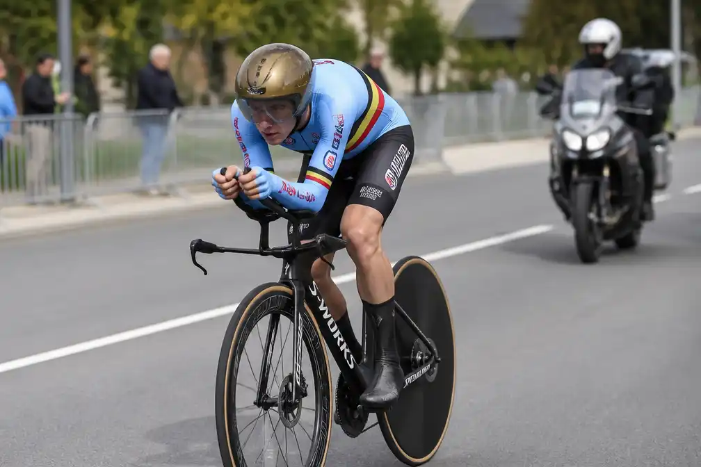 Van Kerckhove pakt zilver in beloftentijdrit, Alvarez nieuwe Europees kampioen