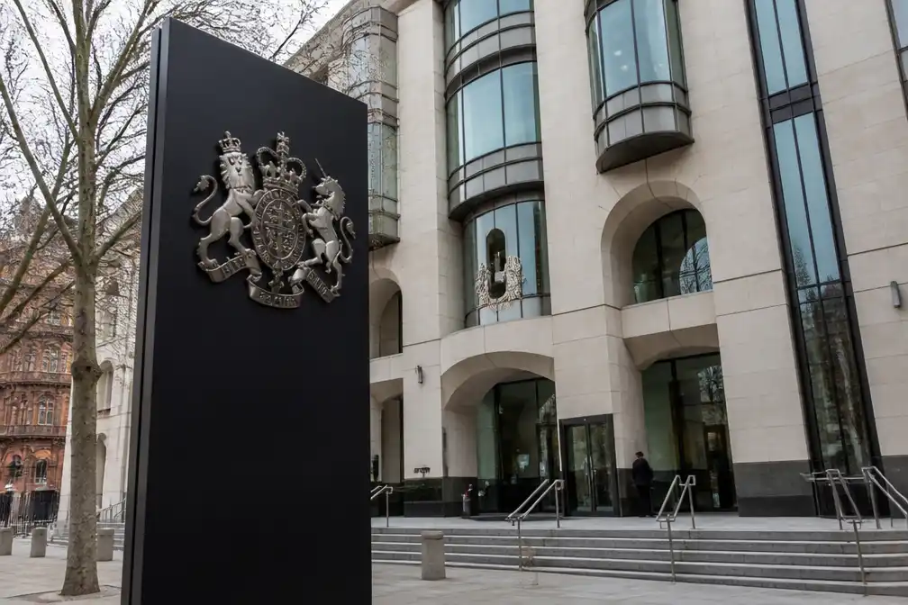 Rechter: huiszoekingsbevelen bij invallen Andrew Mountbatten-Windsor onrechtmatig