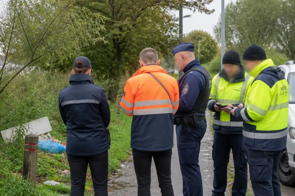 Vier personen betrapt op weggooien van peuken bij actie tegen sluikstorten