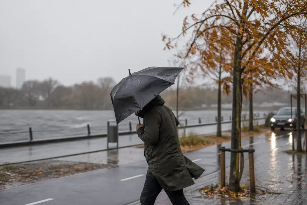 Herfstweer houdt aan: natte en onstuimige vrijdag, wisselvallig weekend
