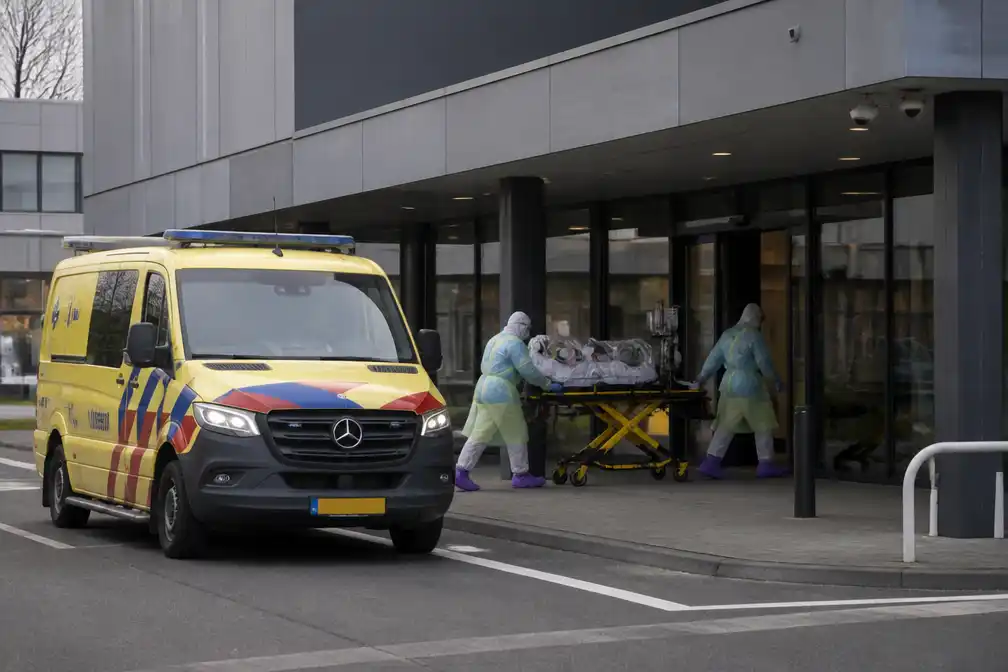 Met ebola besmette hulpverlener verlaat Leids ziekenhuis na negatieve test