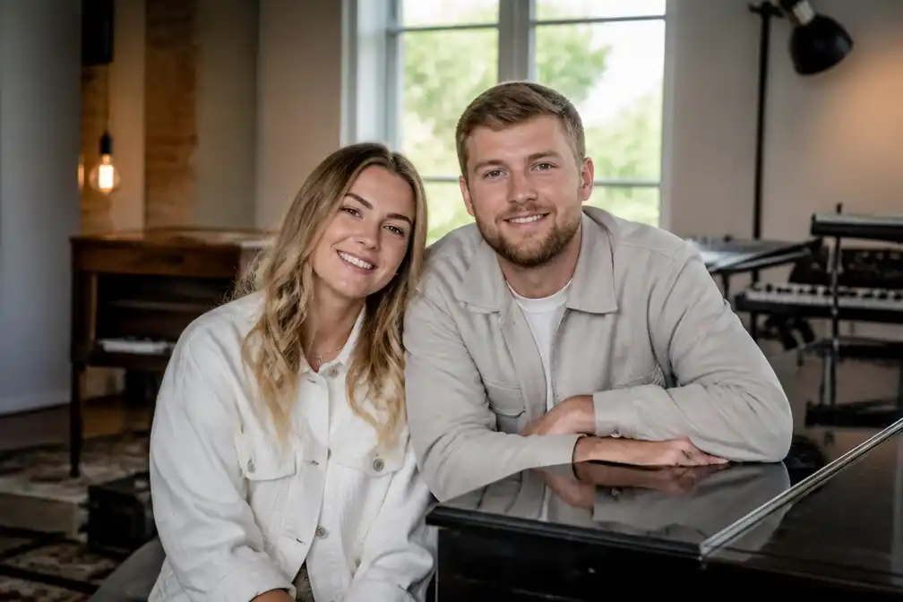 Suzan en Freek komen binnen op 1 in Nederlandse Top 40 met Pijnstiller