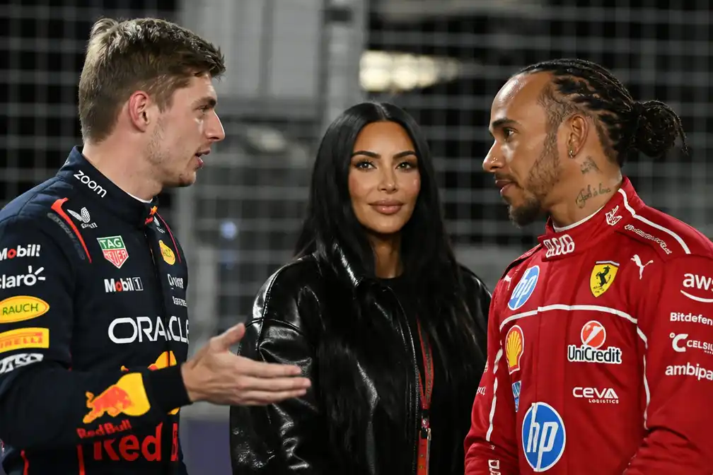 Verstappen wint sprintrace in Singapore, Hamilton tweede