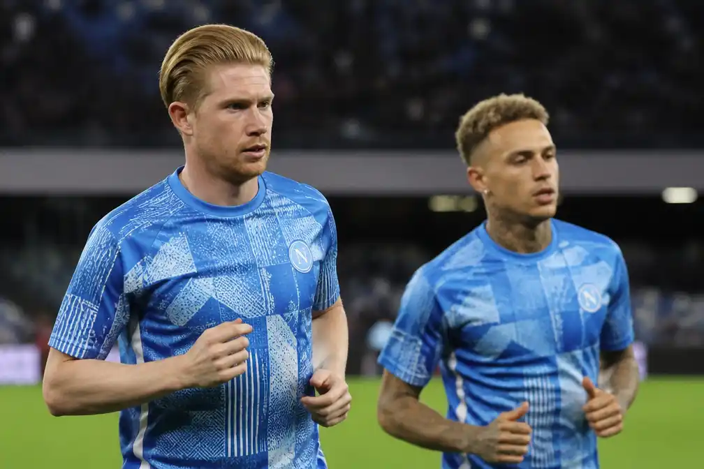 Kevin De Bruyne en Noa Lang starten voor Napoli tegen Frosinone