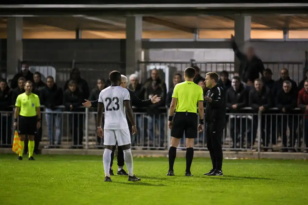 Racisme-incident ontsiert topper Diepenbeek-Unico Tongeren: toeschouwer verwijderd