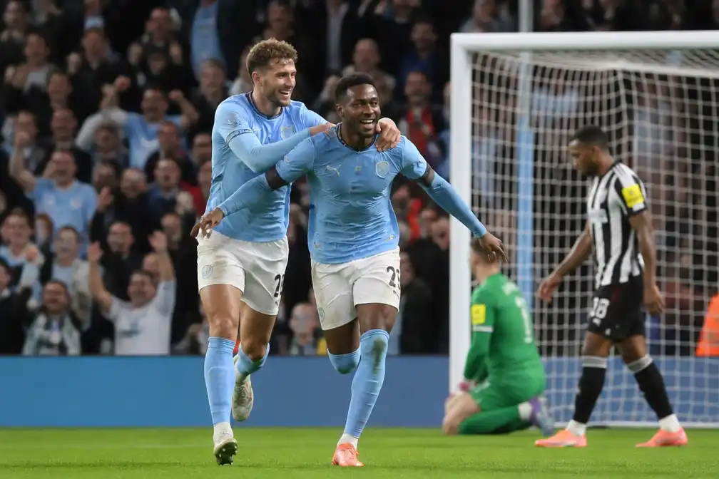 Coventry verslaat Newcastle met 4-1 en boekt eerste thuiszege in Premier League in 25 jaar