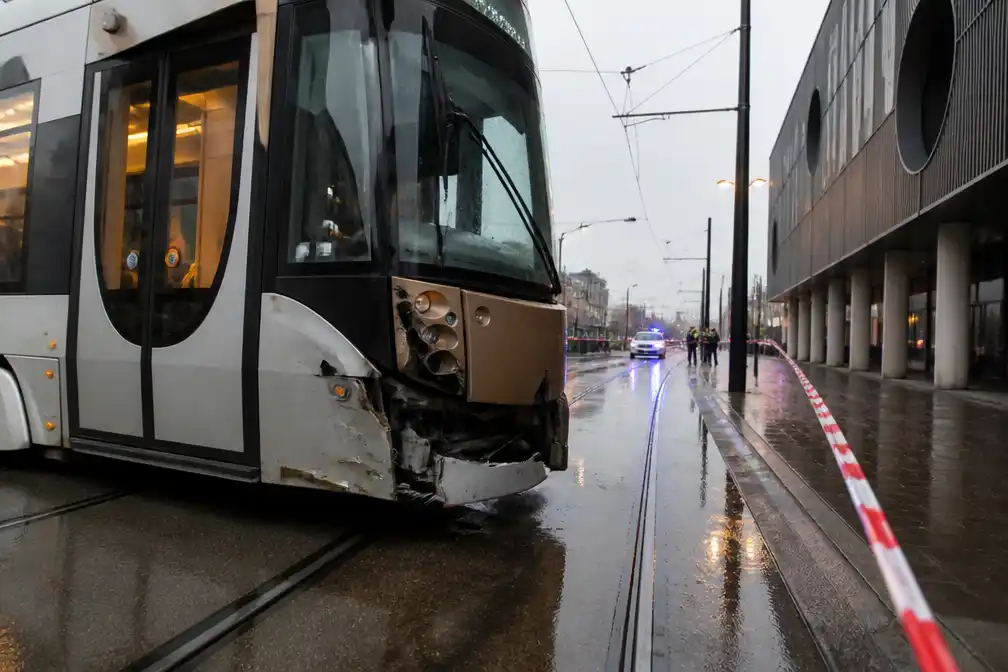 Trambestuurder lichtgewond bij vluchtmisdrijf in Brussel