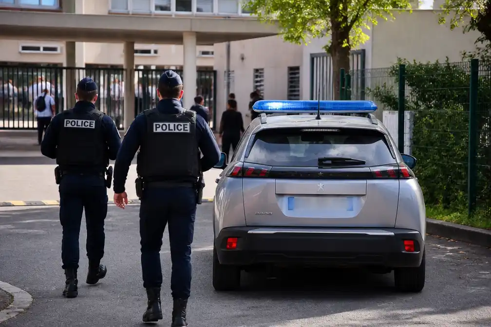 Frans antiterreurparket neemt onderzoek naar schietpartij in Aubagne over