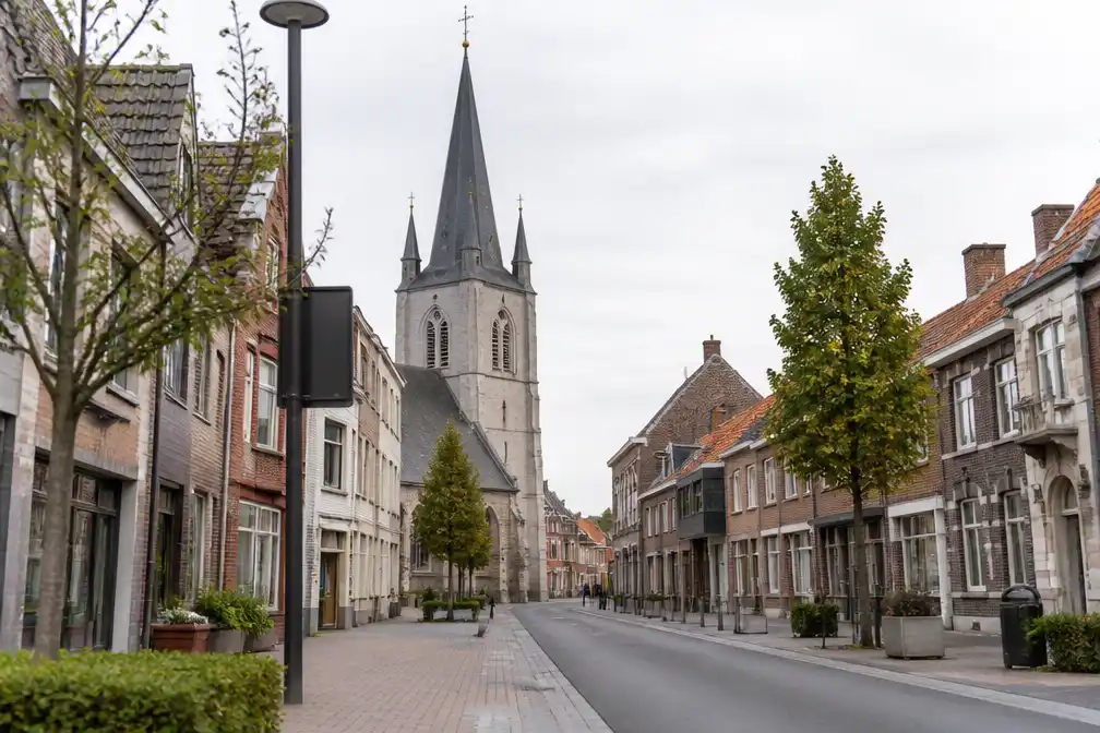 Oud-burgemeester Verwilst van Meulebeke riskeert in beroep zes maanden met uitstel voor belangenneming
