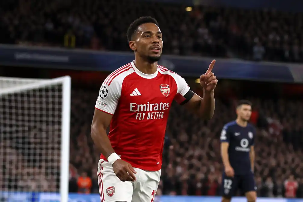 Timber scoort bij 3-0 zege van Arsenal op Lille in Champions League