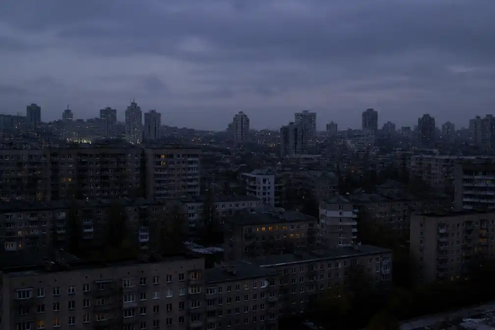 Stroomuitval in grote delen van Kyiv na grootschalige Russische aanvallen