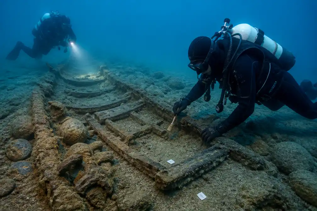 Oudste bekende scheepswrak ooit gevonden voor Turkse kust, tot 4700 jaar oud