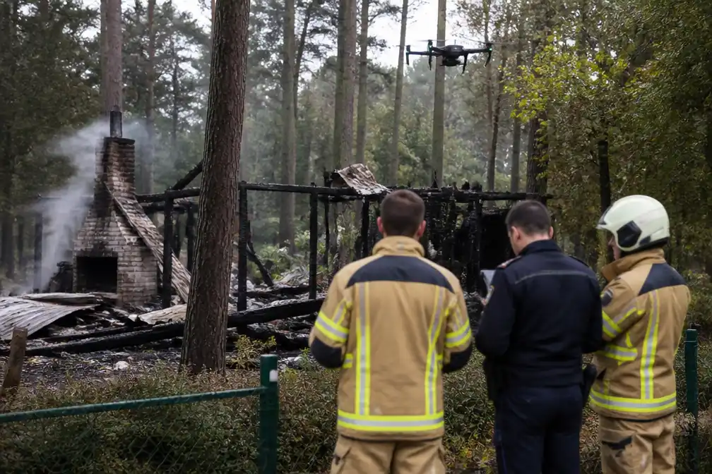 Vijf à zes chalets in twee dagen uitgebrand in bos in Laakdal
