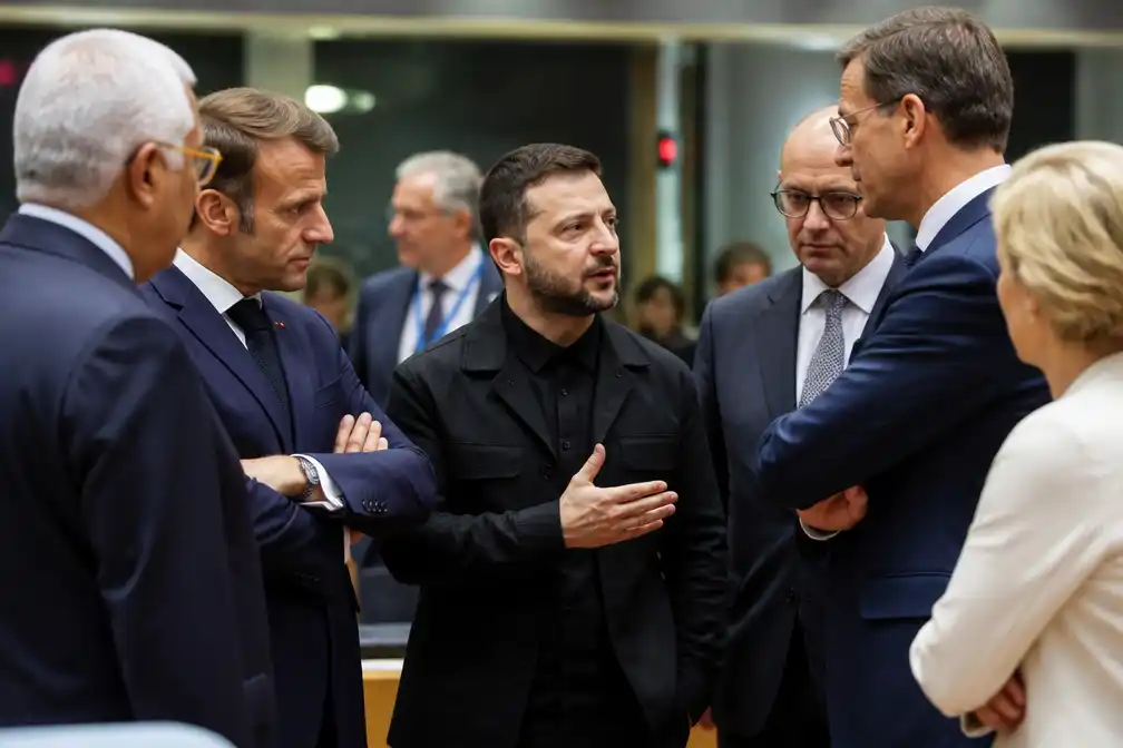 Zelensky verdedigt zich in Brussel na uitspraak Trump: moeilijker dan Poetin