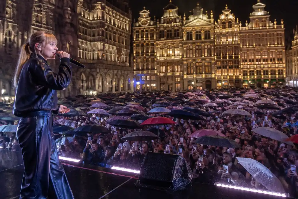 Angèle geeft gratis openluchtconcert op Brusselse Grote Markt voor album Instinct