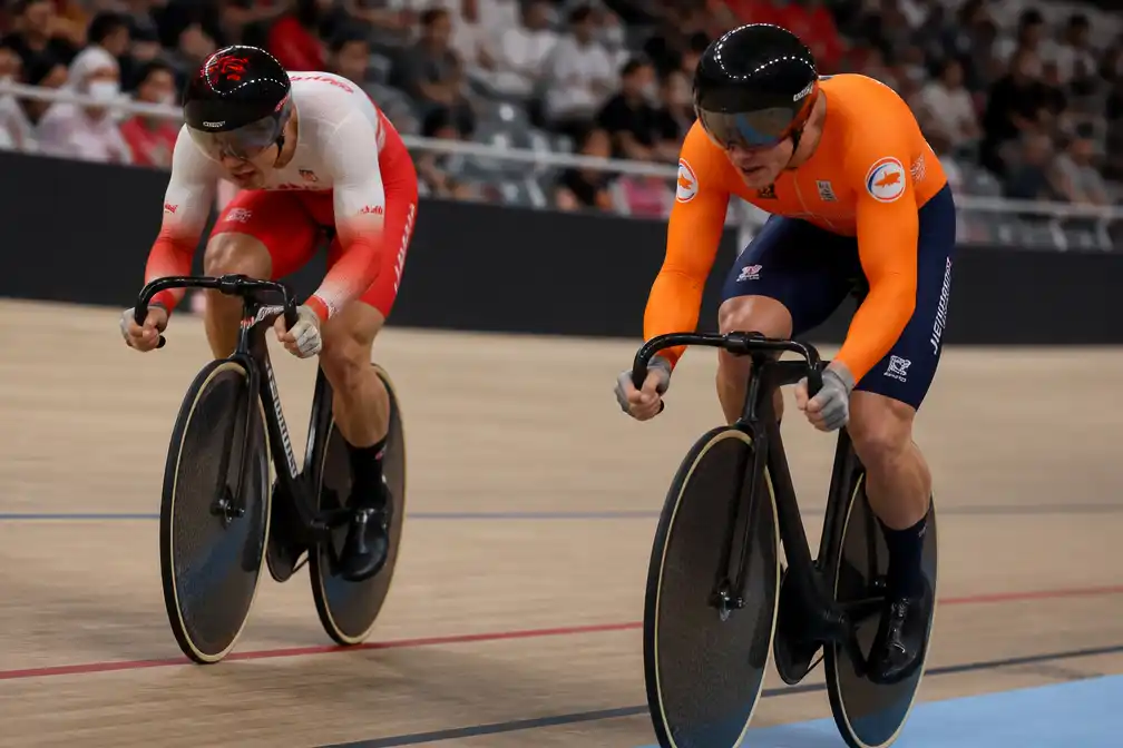 Lavreysen naar kwartfinales sprint op WK baanwielrennen in Shanghai