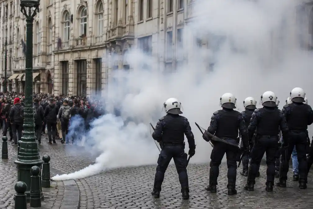 Politie vuurt traangas af in Brussels toeristisch centrum bij onderwijsprotest