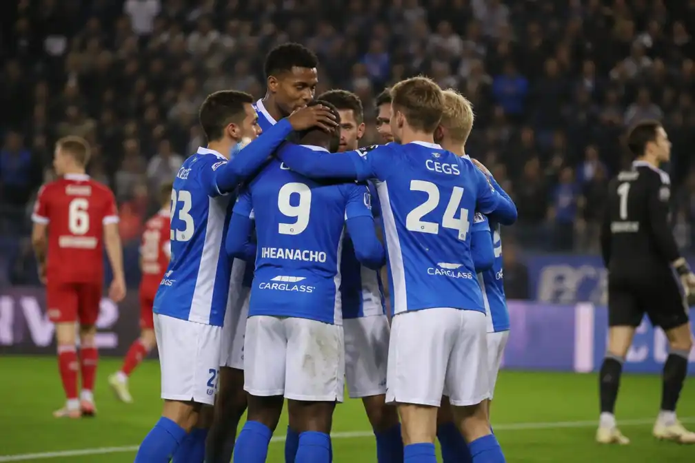 Genk, Antwerp en Zulte Waregem stoten door in Croky Cup, eersteklassers blijven foutloos