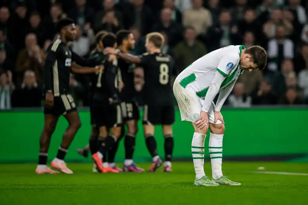 Ajax verslaat FC Groningen met 5-2 in de Euroborg