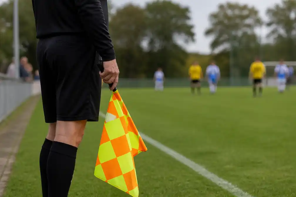 WSC zet grensrechter Patrick Hoevenaar per direct op non-actief na interview