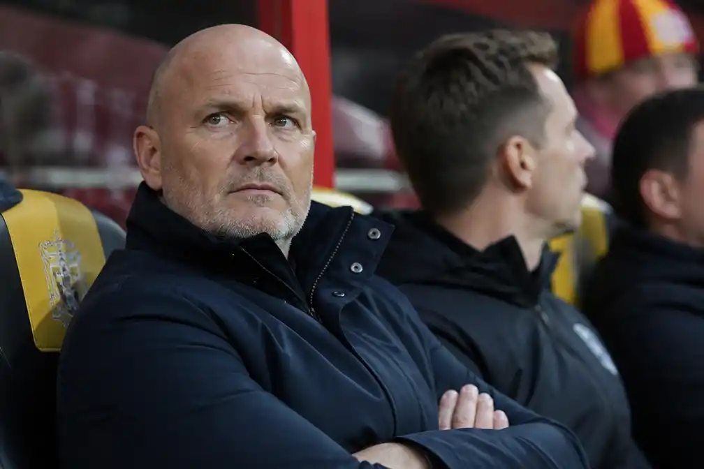 Go Ahead Eagles verliest met 4-1 van PEC Zwolle, zoon Thijs Oosting scoort twee keer tegen Joseph