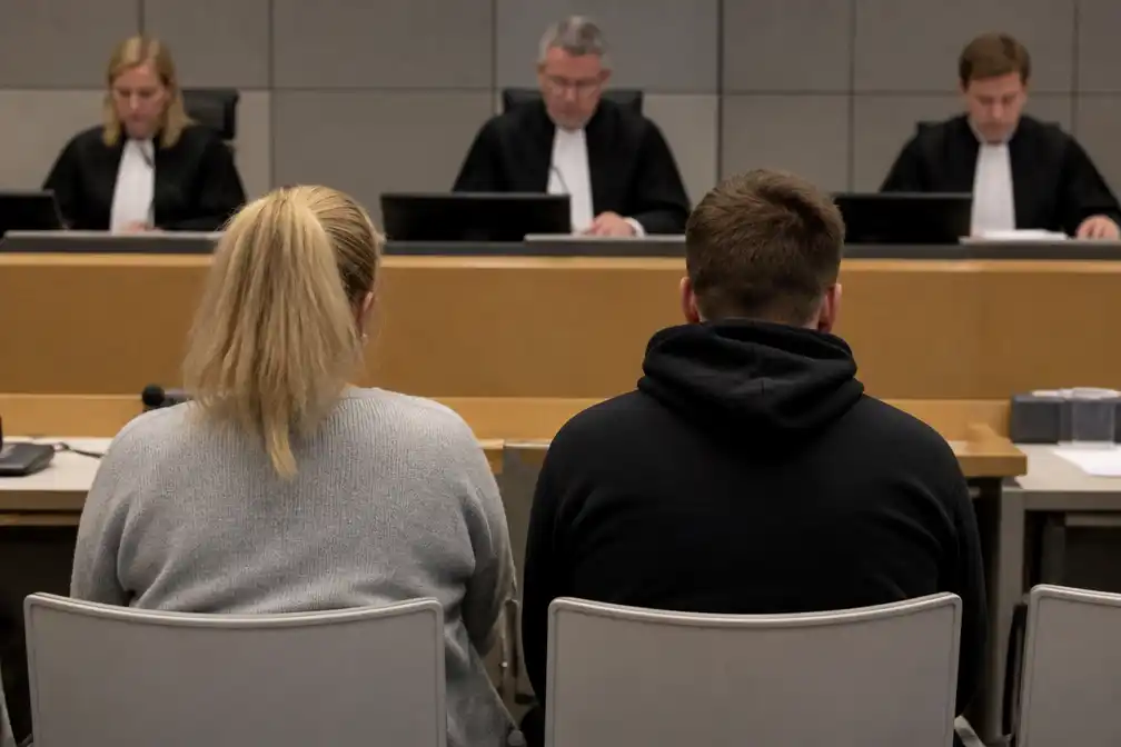 Moeder en zoon veroordeeld voor slagen aan overburen die om stillere muziek vroegen