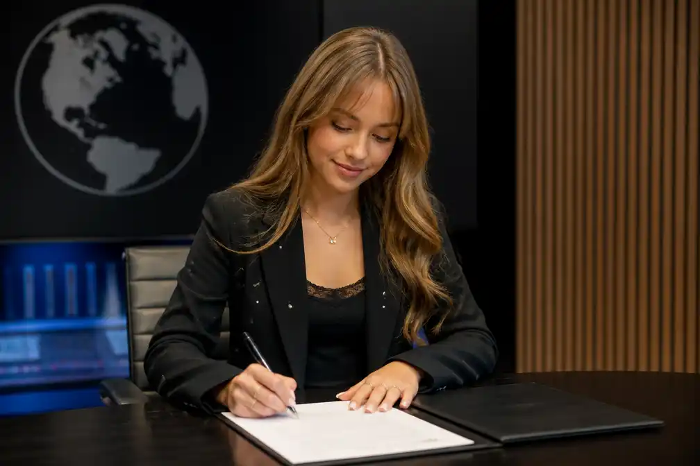 Emma Kok (18) tekent platencontract bij Universal Music Group