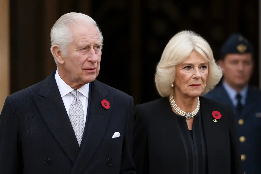 Charles en Camilla 'diep geschokt' door dodelijke brand op legerbasis Wainwright