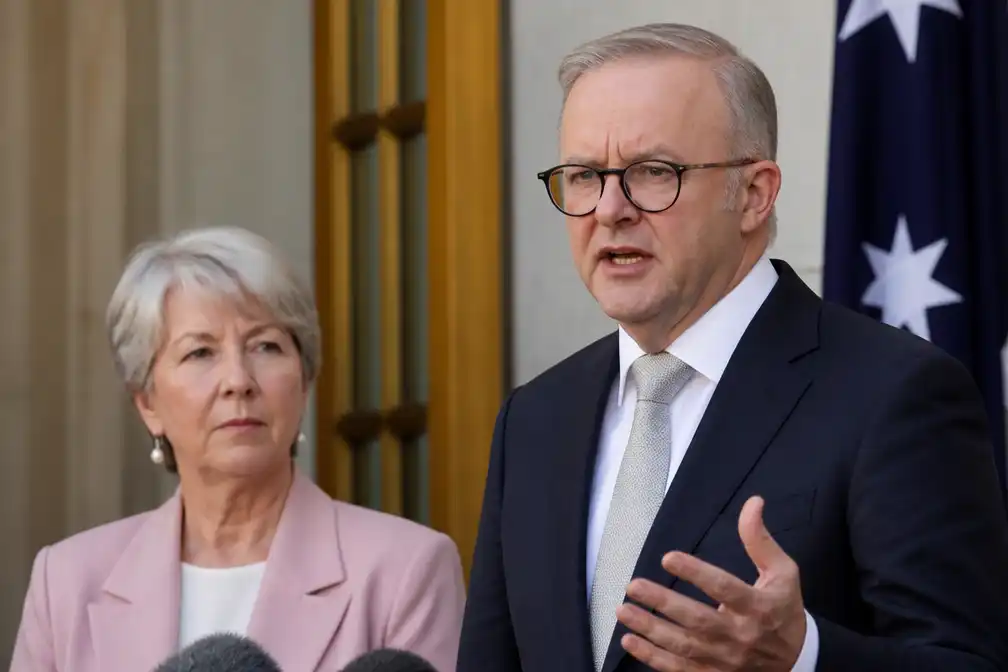 Australisch parlementslid Helen Haines (65) kritiek na aanrijding, premier spreekt van aanval