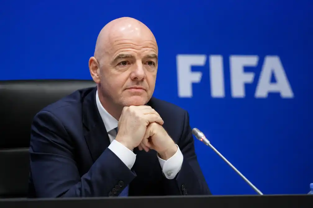 FIFA beschuldigt critici van ondermijning Infantino na rectificatie The Times
