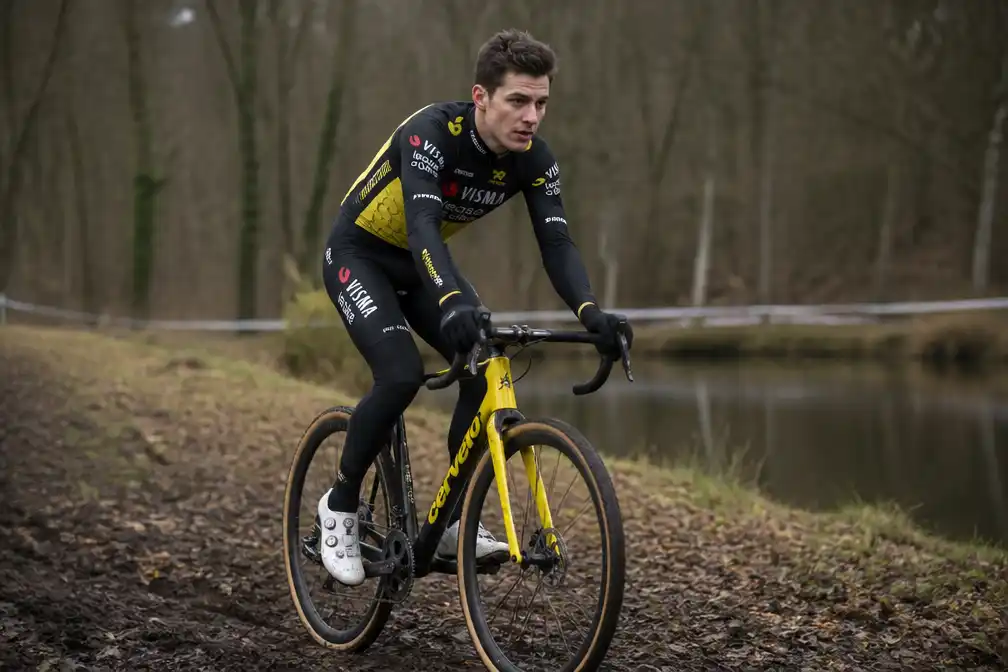 Wout van Aert bevestigt comeback in het veld en mikt in 2027 op de Ronde van Vlaanderen