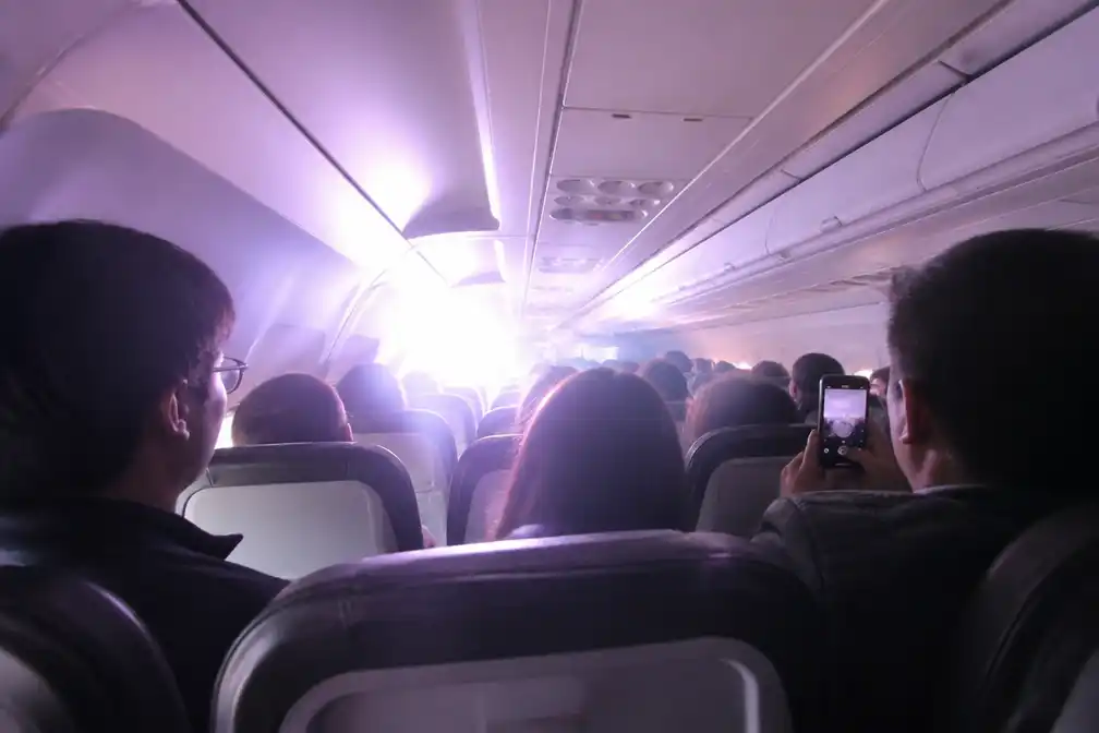 Passagier filmt blikseminslag op vliegtuig kort voor landing in Santiago