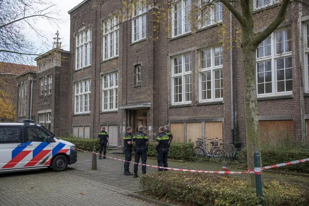 Hajar (29) gedood in voormalig schoolgebouw Amsterdam, verdachte Abdi A. vrijdag voor rechter-commissaris
