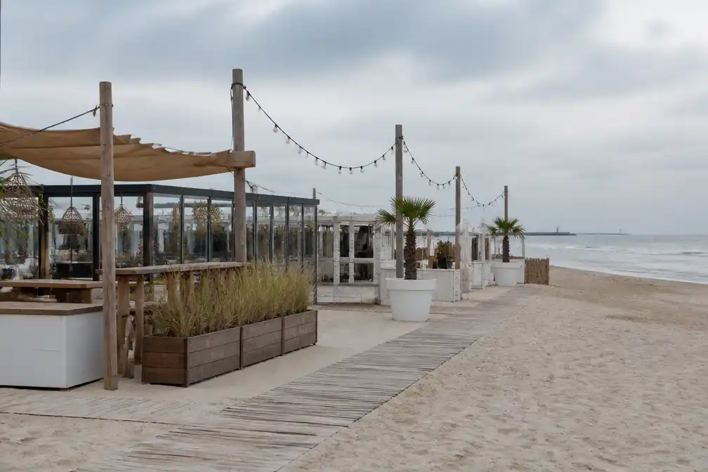 Drie nieuwe strandbars in Blankenberge na veelbesproken bieding