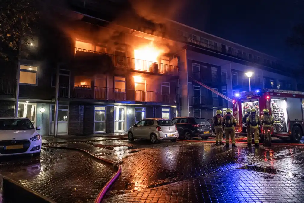 Grote brand in Leusdens appartementencomplex na explosie aan Kuperssingel