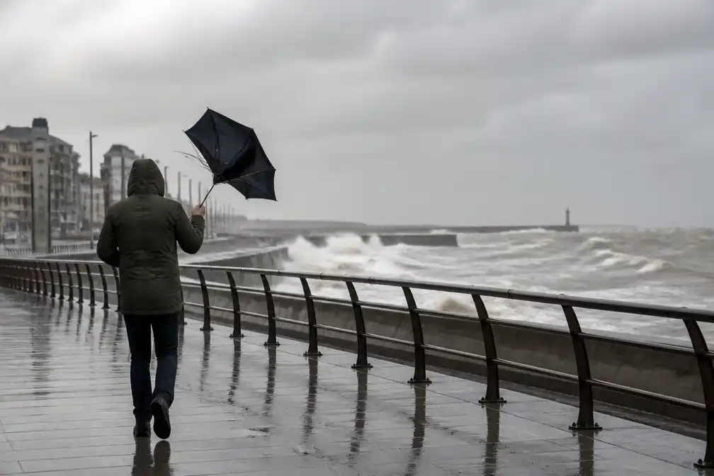 Nederland krijgt twee stormen in één weekend: zware windstoten en veel regen