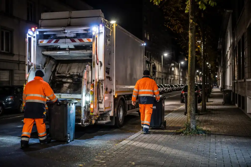 Antwerpen haalt huisvuil vanaf 2027 's nachts op in 130 extra straten