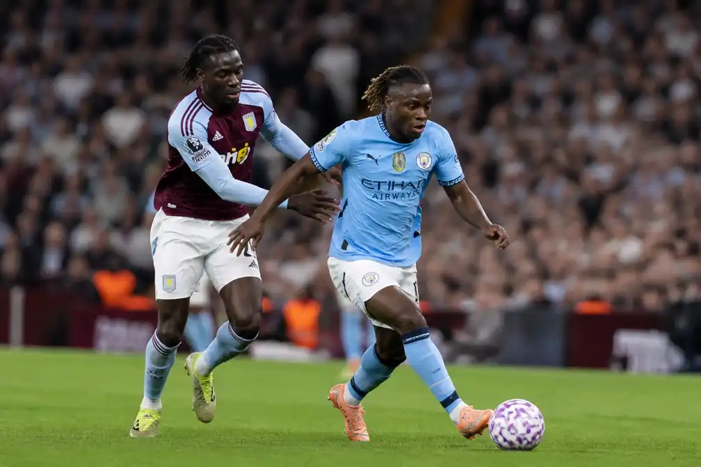 Manchester City achter bij Aston Villa, met Jeremy Doku in de ploeg