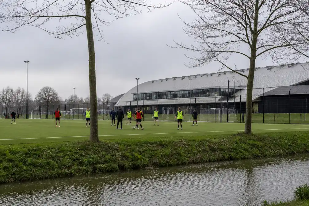 AZ heeft meeste spelers uit eigen provincie: roadtrip door Noord-Hollandse kraamkamer