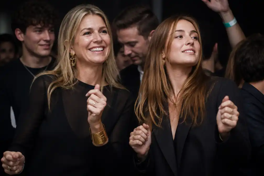 Koningin Máxima en dochter gespot op ADE-feest in Zaandam