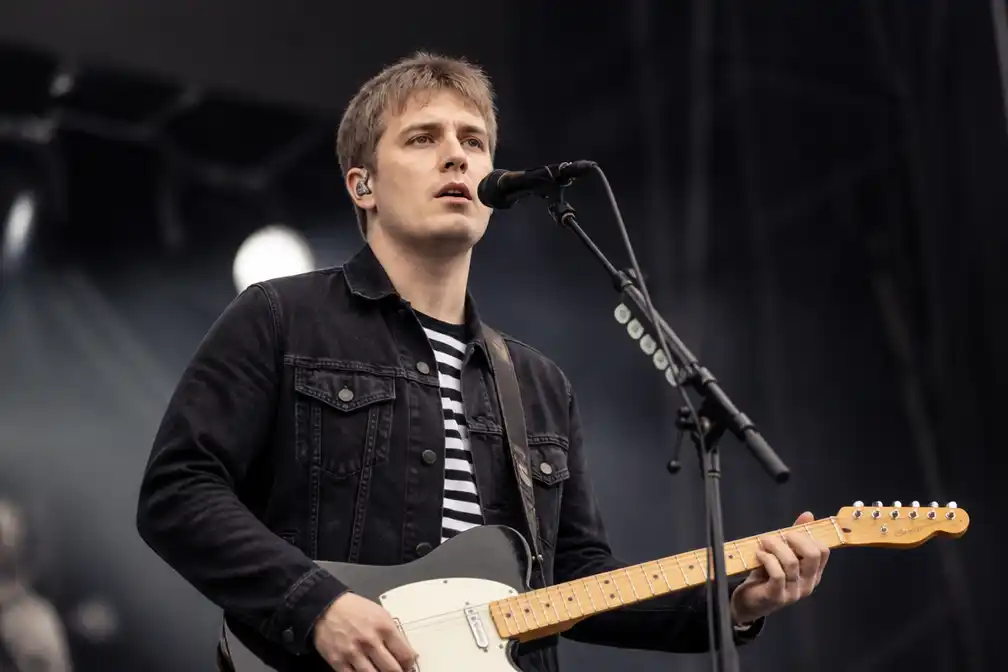 Sam Fender bekritiseert hoge ticketprijzen voor stadiontour in 2027