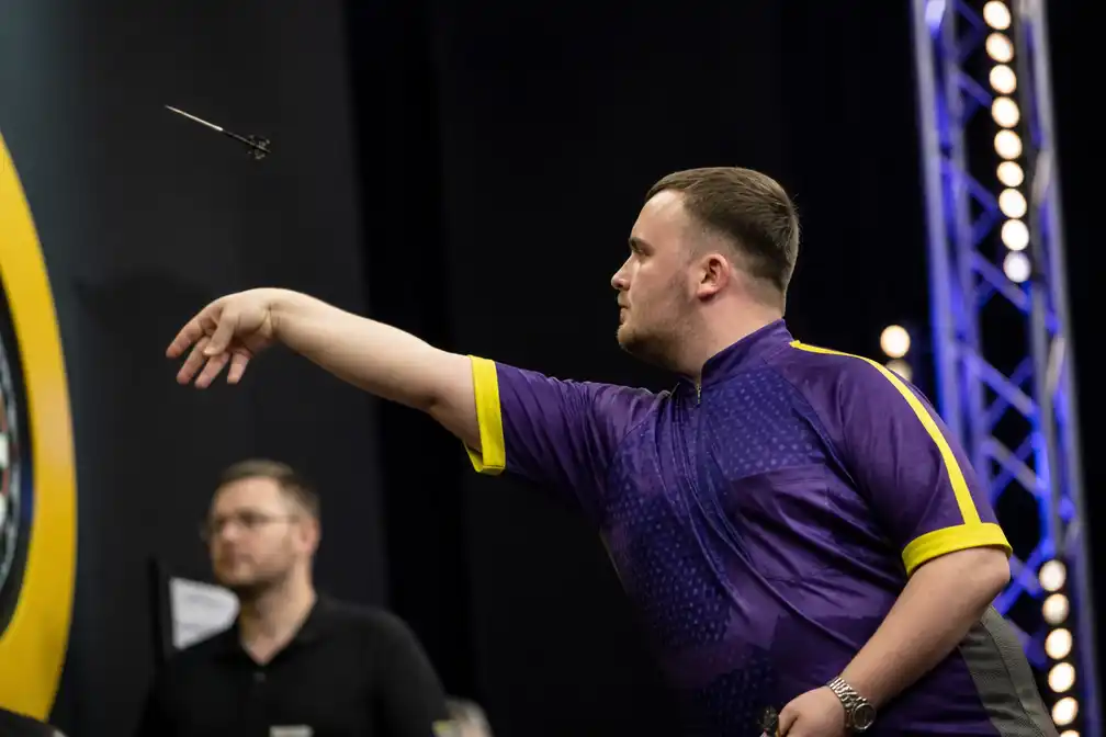 Smith naar halve finales op finaledag EK darts in Dortmund