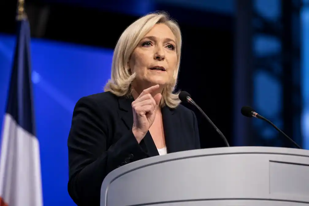 Le Pen opent presidentscampagne met harde aanpak criminaliteit en 'nationale eenheid'