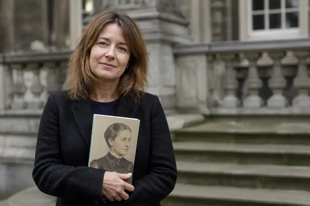 Biograaf Maite Karssenberg wint Libris Geschiedenis Prijs met portret van rebelse filosofe