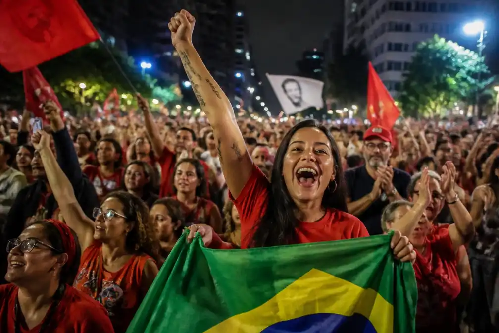 Euforie in Brazilië na historische winst Lula, maar Flávio Bolsonaro legt uitslag naast zich neer