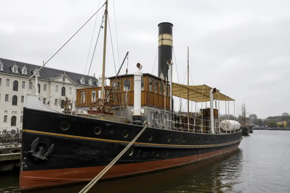 Amsterdamse Sinterklaasboot Christiaan Brunings toe aan restauratie van 3 miljoen euro
